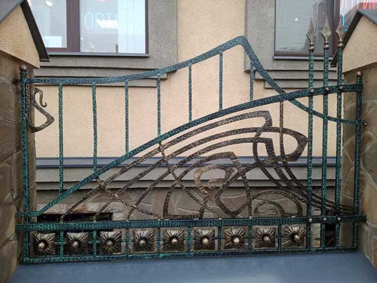 Подъемно-секционные ворота Яхрома